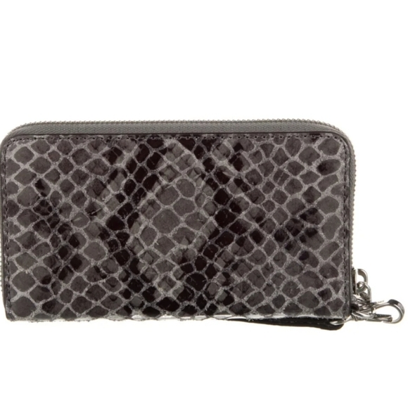 Michael Kors Gray Snake Print pebbled zip Wallet - Picture 2 of 12